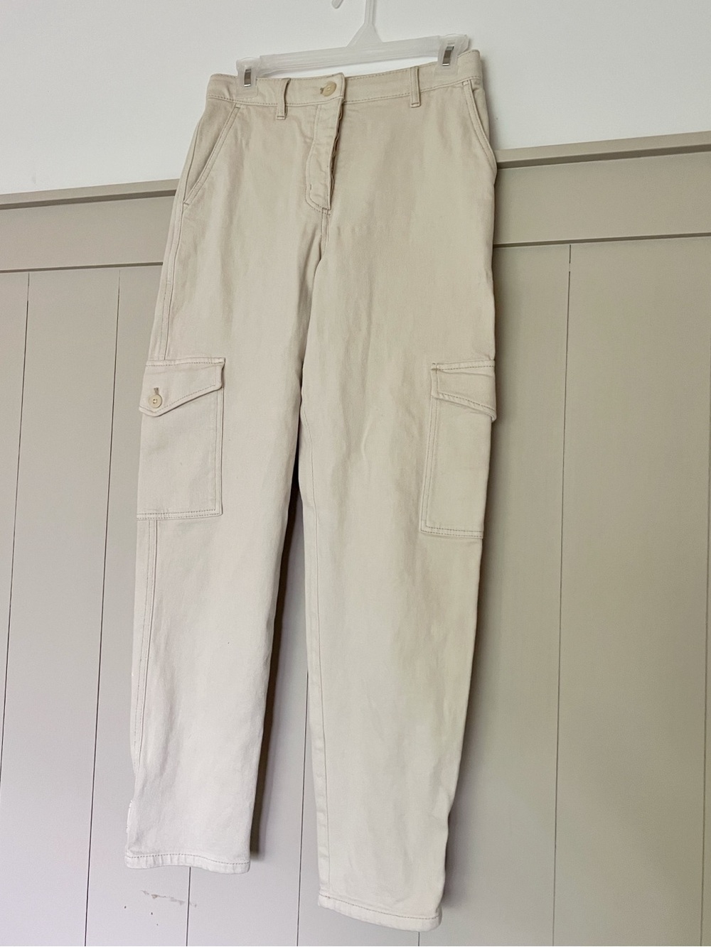 Aritzia (Wilfred Free) Cream Straight-Leg Cargo Pants